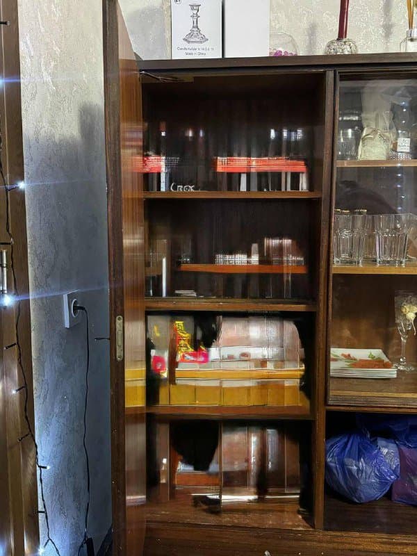 Мебель шкаф с полками 2