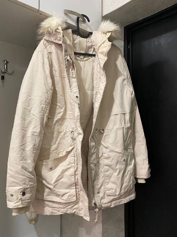 Женская куртка Bershka, книга Shoe Dog Phil Knight 1