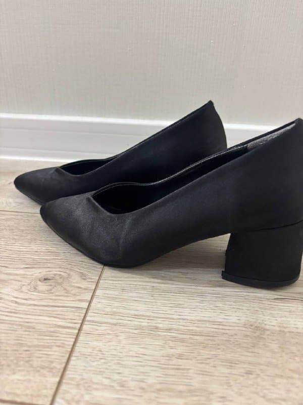 Туфли лодочки атласные 36 размер