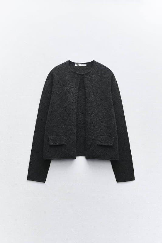костюм ZARA, кардиган и юбка MERINO WOOL, костюм ZARA жилетка и брюки, котоновая водолазка ZARA, гетры Nike Barcelona 2