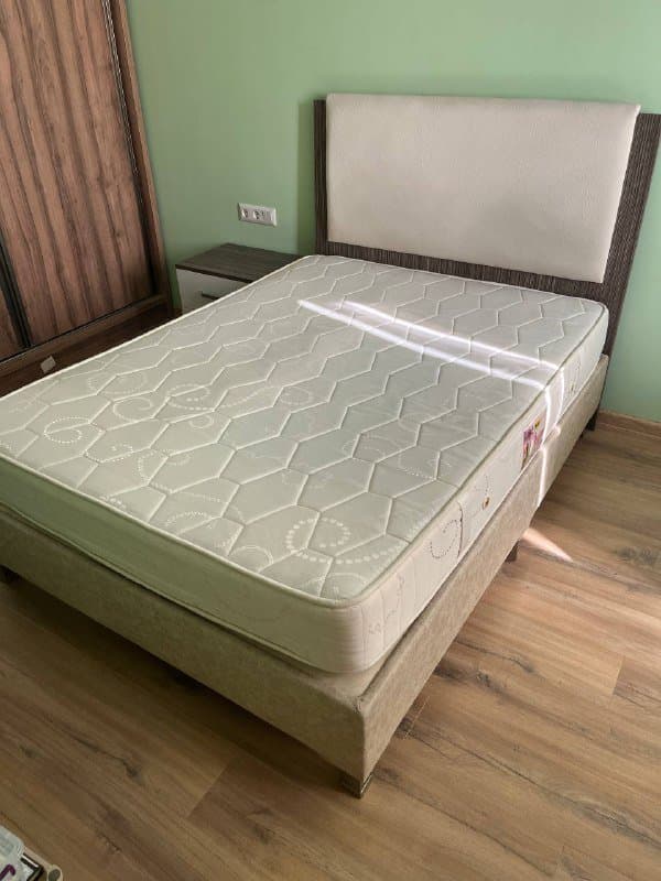 кровать с матрасом 140х190 гостиничного образца