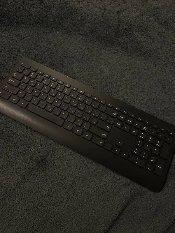 Клавиатура беспроводная Microsoft 1