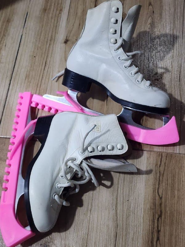 Кожаные детские фигурные коньки 19,5 см