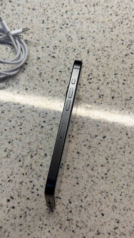 iPhone 15 Pro Black Titanium 128GB 4