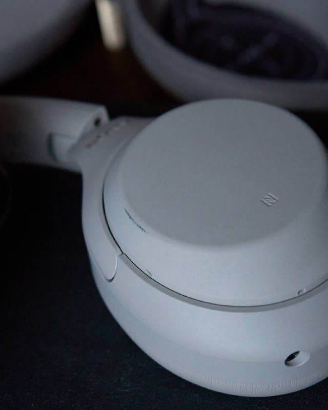 Наушники Sony WH1000 M4 4