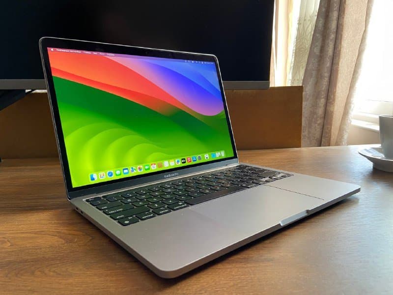MacBook Pro 2020 13,3 M1 8GB RAM 256GB SSD 3