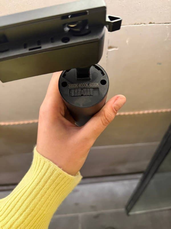 Споты с регулируемой подачей света 4