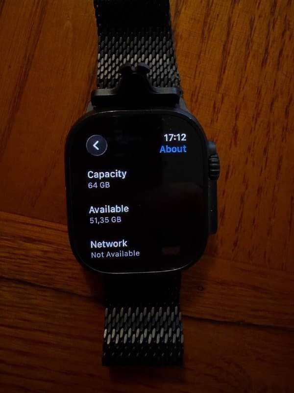 Apple Watch Ultra 2 с металлическим ремешком и зарядкой 7