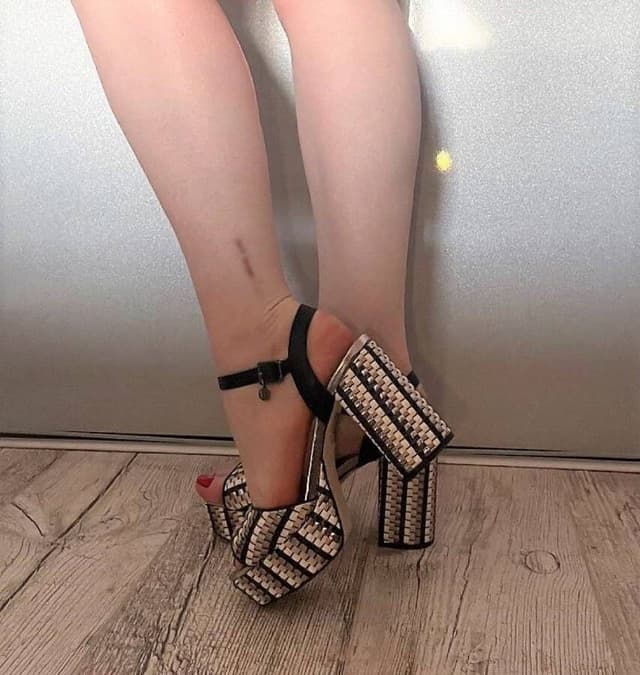 Босоножки женские Armani Exchange размер 37