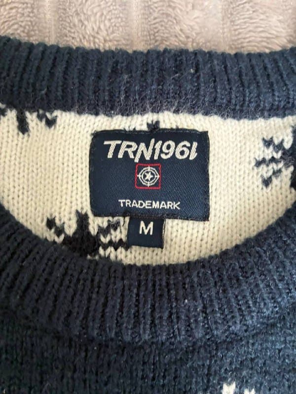 Мужской свитер с рисунком снеговика