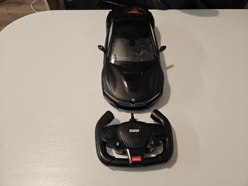 Машинка на радиоуправлении BMW i8 2