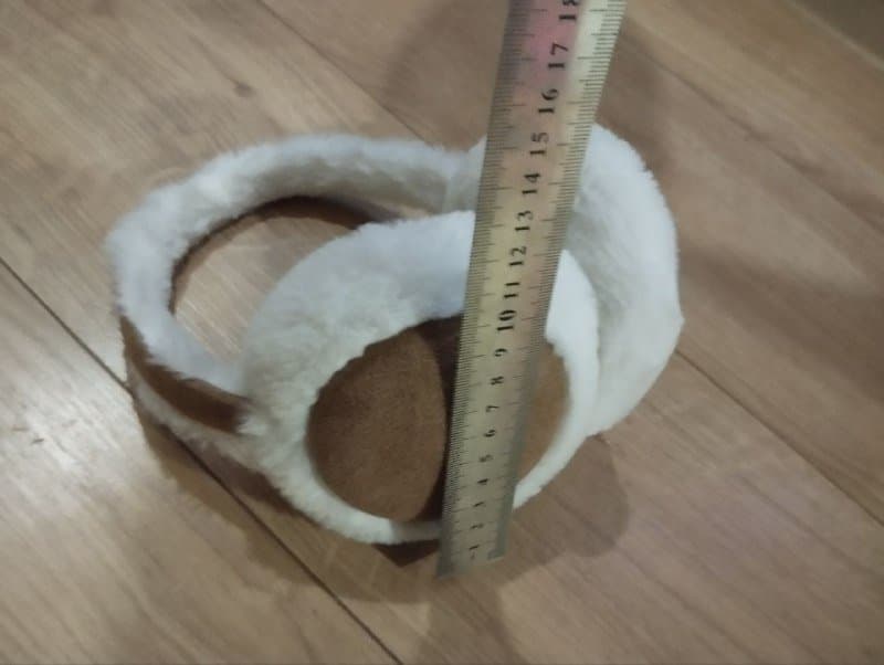 Зимние белые пушистые наушники 2