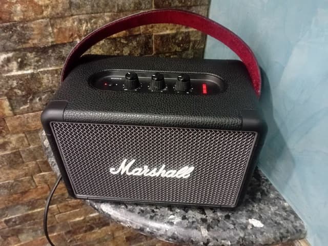 Портативная колонка Marshall Kilburn II