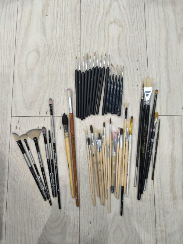 Набор для рисования: кисти, карандаши, маркеры, холсты, мольберт