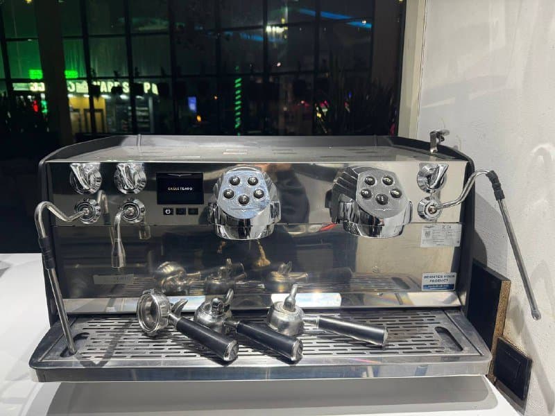 Проф. эспрессо-машина Victoria Arduino, кофемолка Mythos 5