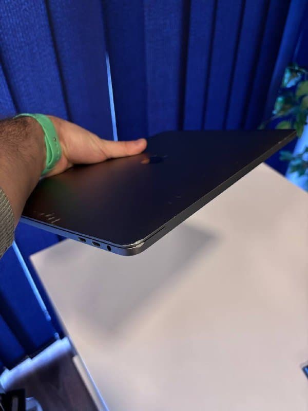 Macbook Pro 2018 i5 16/500GB 6