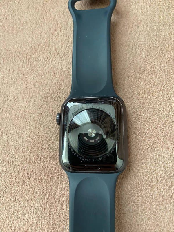 Apple Watch SE 44 mm space gray 1