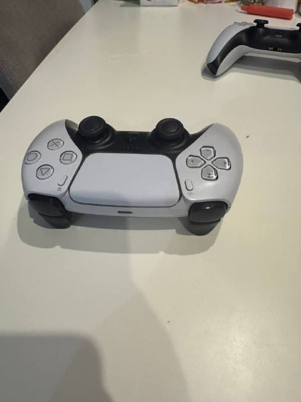 2 геймпада PS5 1 ревизия 6