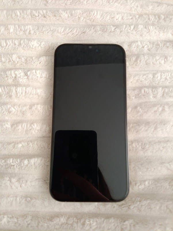 iPhone 15 pro 128 Гб титан