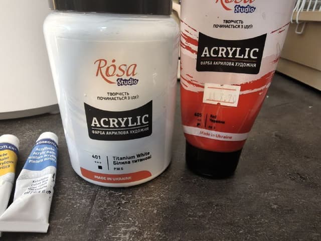 Акриловые краски, картонные бирки