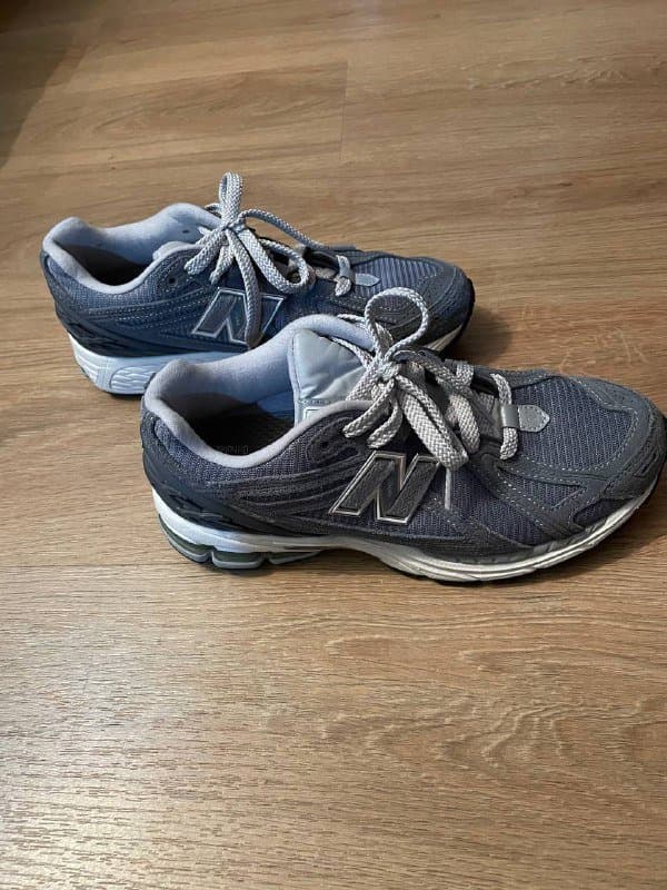 Женские кроссовки размер 38 1