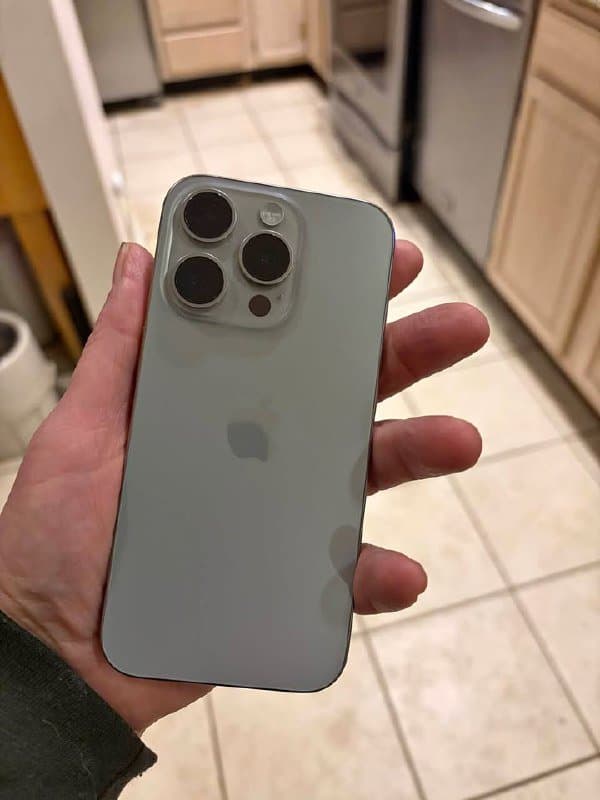 Iphone 15 Pro 128 Гб 1