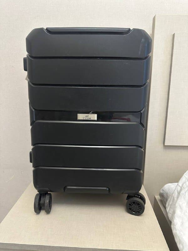 Чемоданы размер S и M, три штуки 3