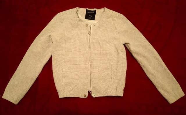 Легкая женская куртка Sinsay белая в клетку размер XS