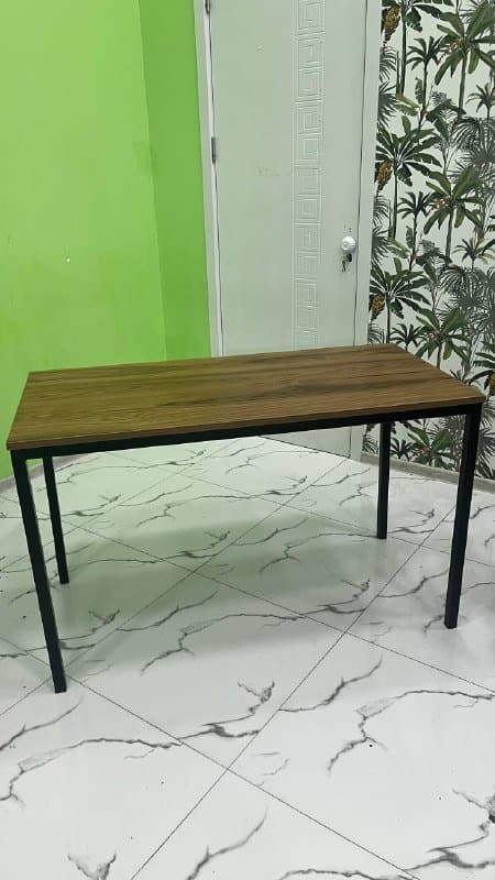 Стол письменный