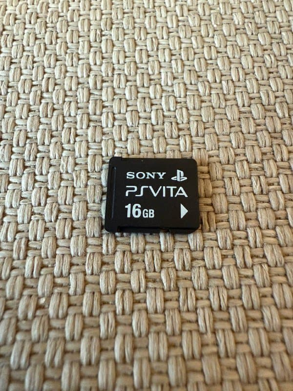 Sony PSVITA карта памяти 16GB
