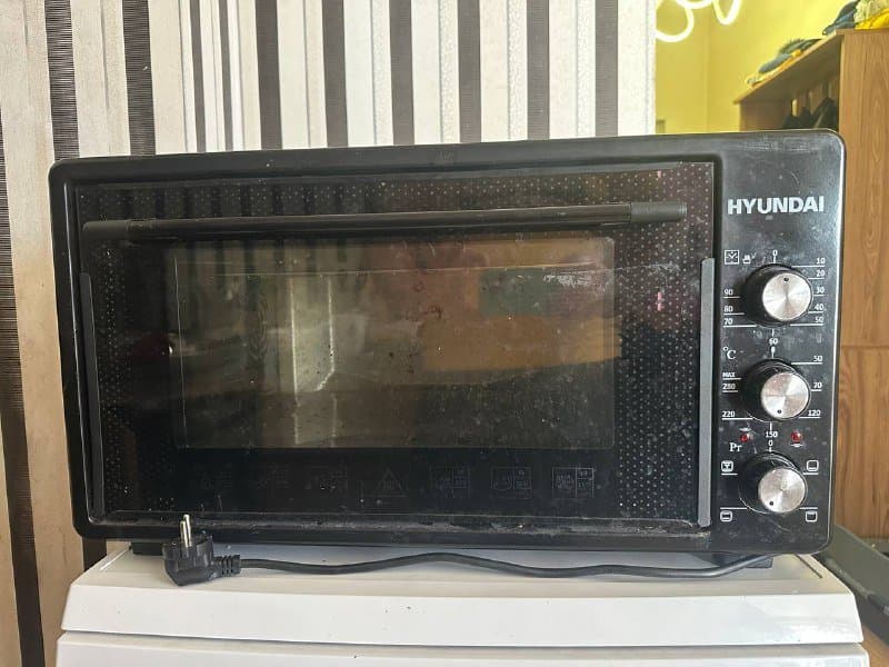 Рабочая духовка с противнем и сетой