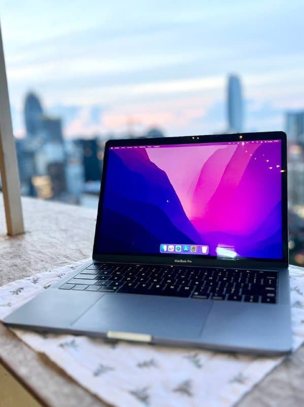MacBook Pro 13 2019 i7 16GB RAM 500GB SSD 3
