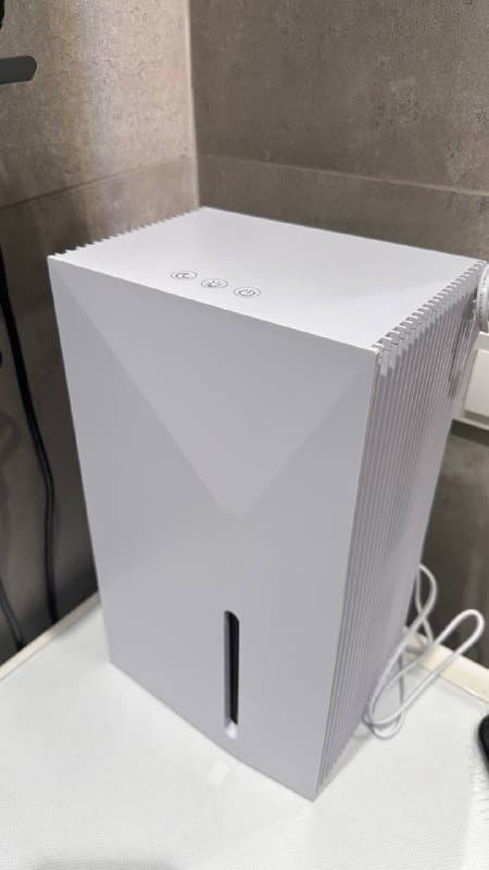 Компактный осушитель воздуха 2.3 литра