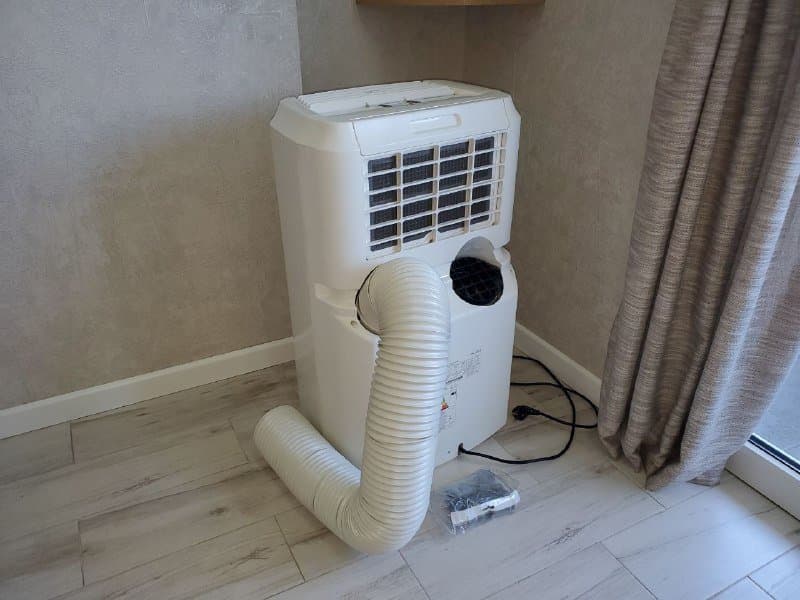 Напольный кондиционер Electrolux EACM - 14 EZ/N3 WHITE 2