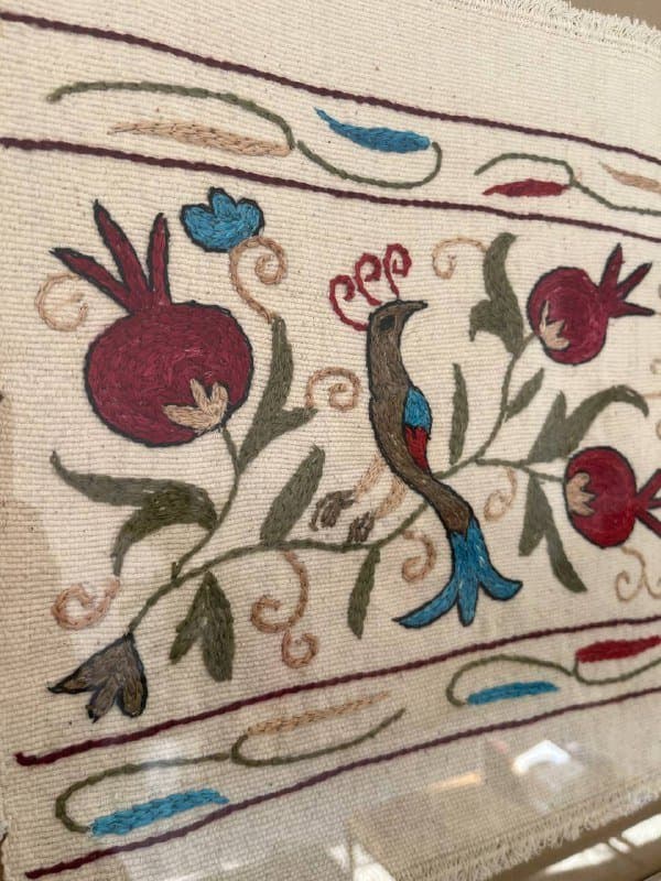 Узбекские сюзане, ручная вышивка, две декоративные работы 3