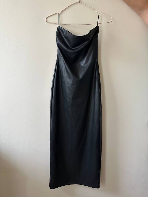 Платья, куртка, боди, брюки, юбка, кроссовки, халат, джинсы