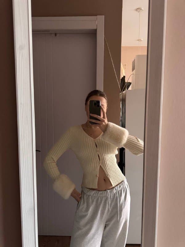 спортивная кофта puma, кофточка с мехом, розовый комбинезон, костюм znwr, спортивная кофточка adidas, юбка, боксерские шорты 2