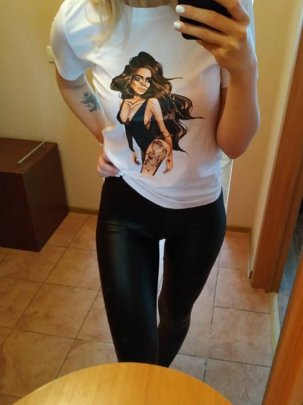 Легинсы черные из экокожи, синие джинсы-скини, белые штаны из экокожи 2