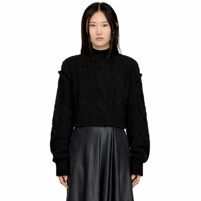 Черный свитер из альпаки, джинсовая юбка Paloma Wool
