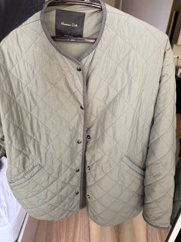 Женская демисезонная куртка Massing Dutti с шарфом размер M