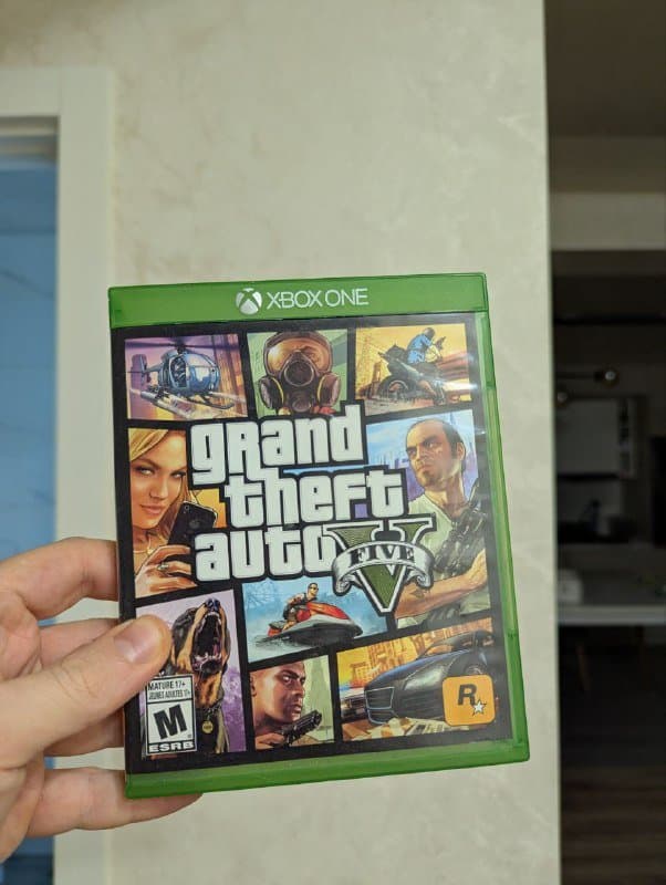 Red Dead Redemption II, Grand Theft Auto V диски для Xbox One