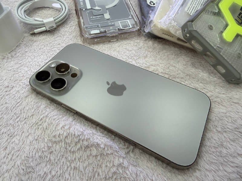 iPhone 16 Pro Max 256 ГБ натуральный титан 1