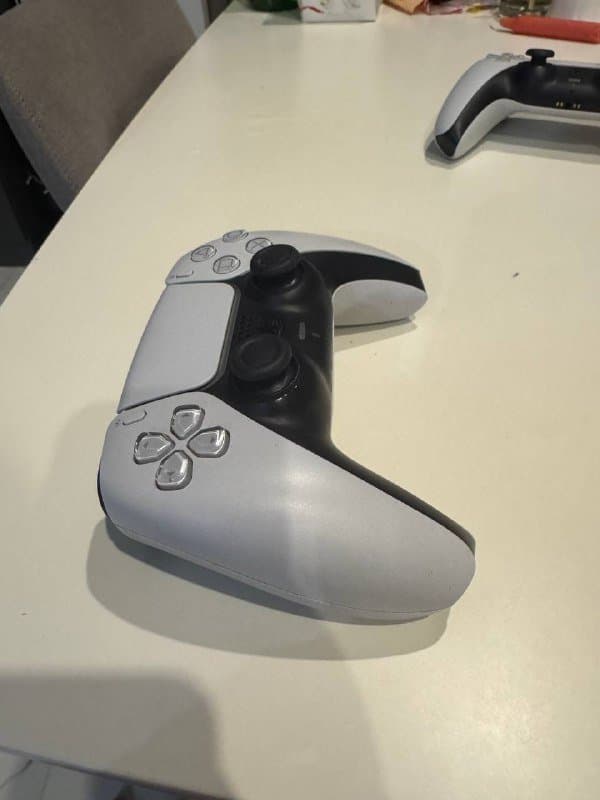 2 геймпада PS5 1 ревизия 5