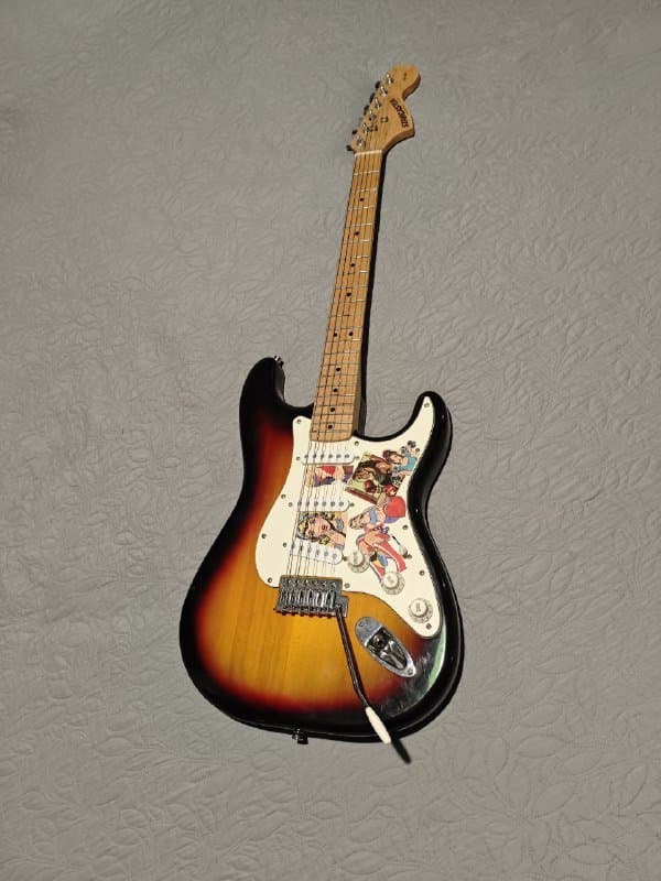 Гитара Fender Starcaster с чехлом и струнами