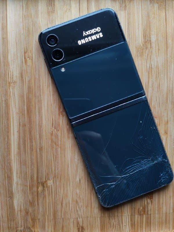 Samsung Galaxy Z Flip3 5G 2