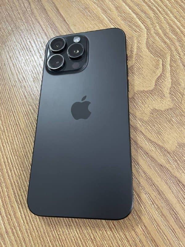 iPhone 15 pro max 256 gb 4
