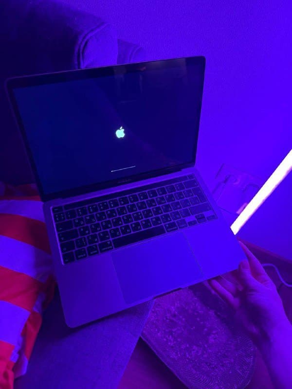 Macbook Pro 13 2020 i5 16GB RAM 2