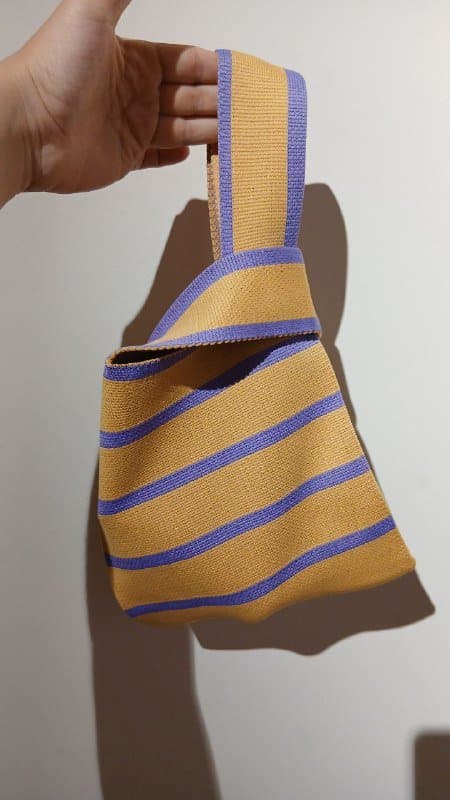 Небольшая трикотажная сумочка 2