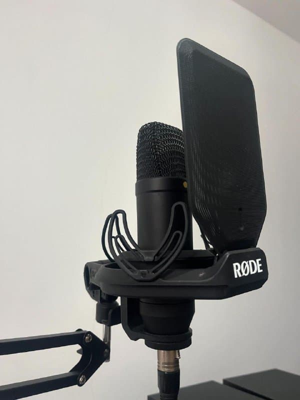 Микрофон Rode NT1 конденсаторный