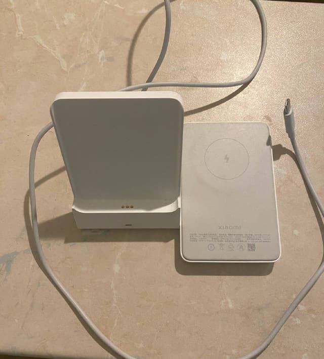 Xiaomi power bank Mag Safe 5000mAh 2в1 с док станцией
